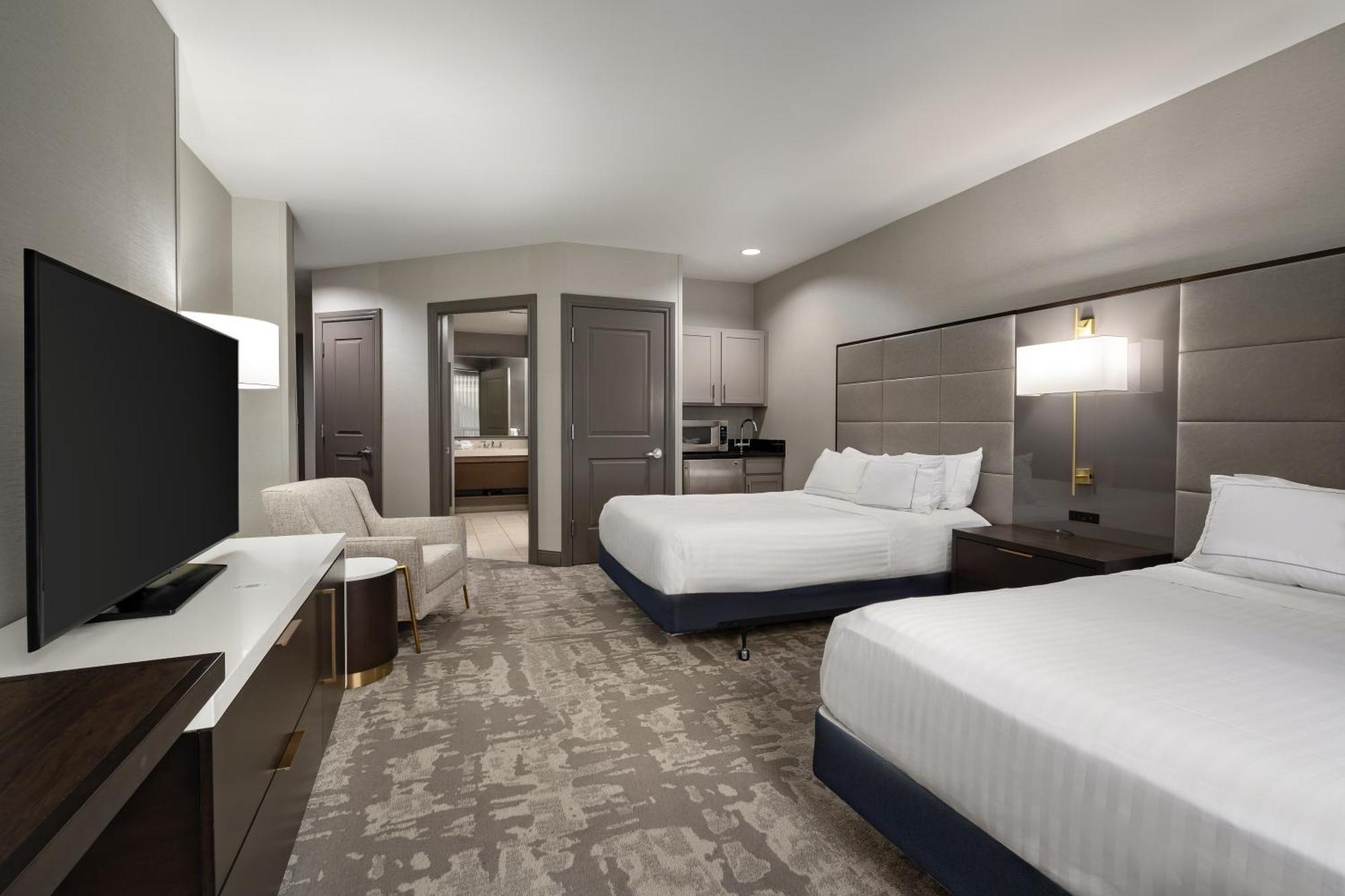 Hilton Promenade Branson Landing Hotel Exterior photo