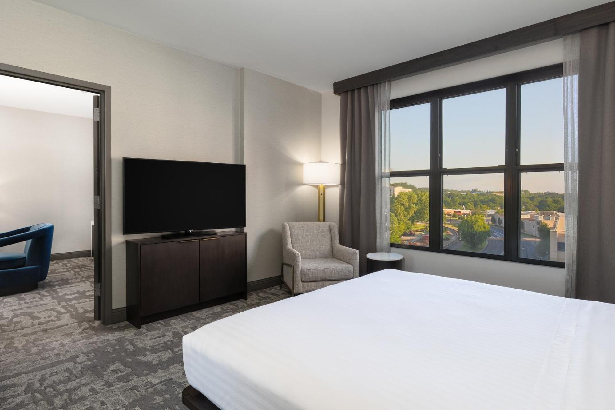 Hilton Promenade Branson Landing Hotel Exterior photo